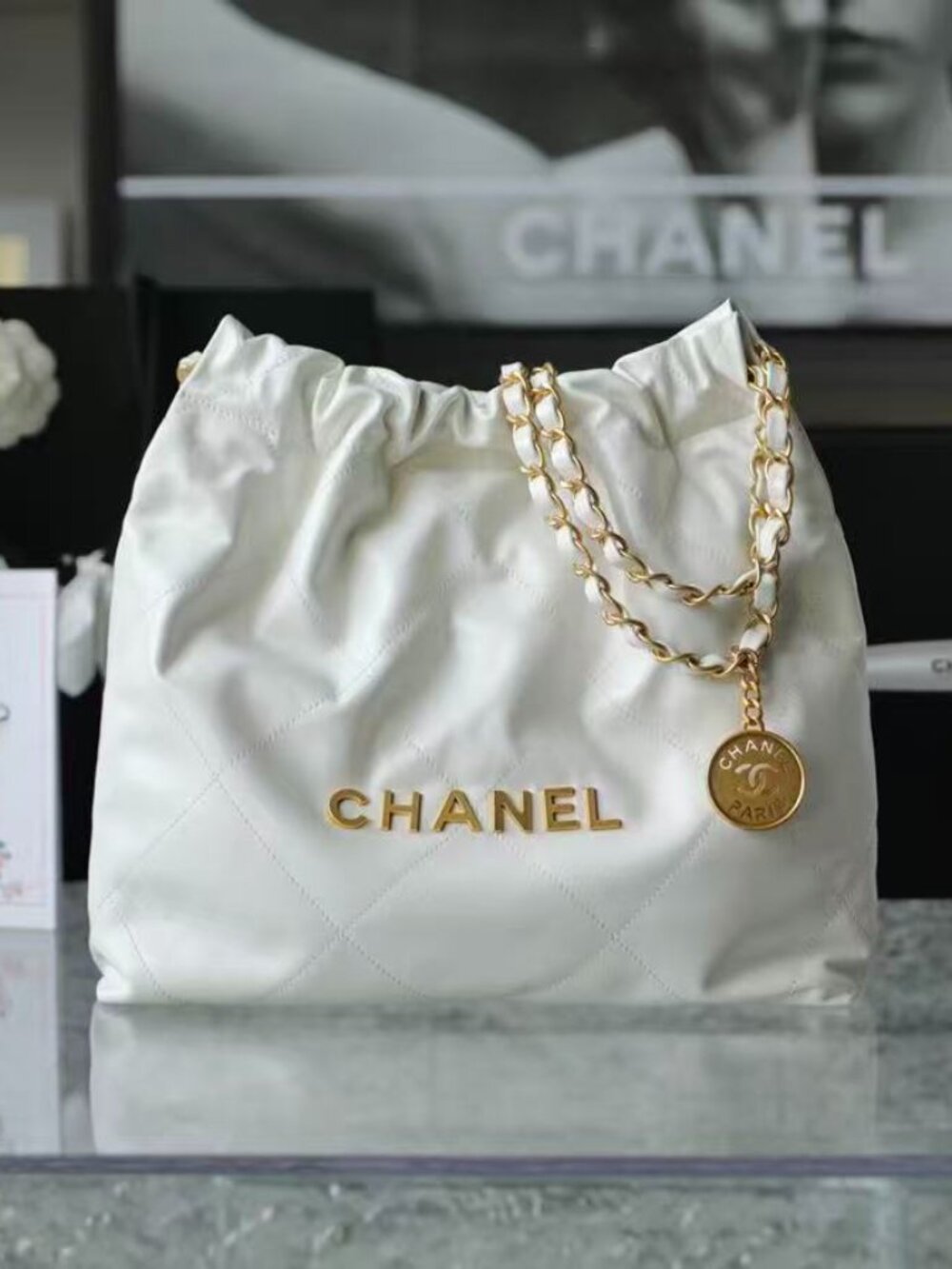 Classic CHANEL Bag: A Stylish and Versatile Choice for Elegance
